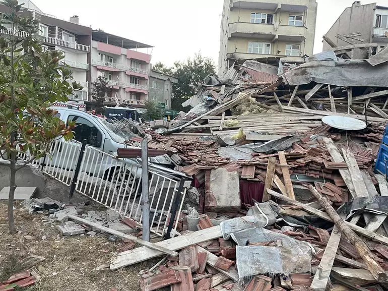 تركيا: مصرع شخص وإصابة 29 بهزة أرضية قوتها 6.1