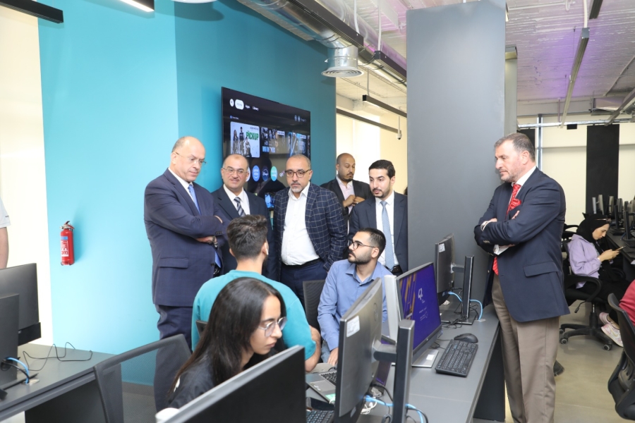 رئيس هيئة الاعتماد يشارك باجتماع برنامج School 42