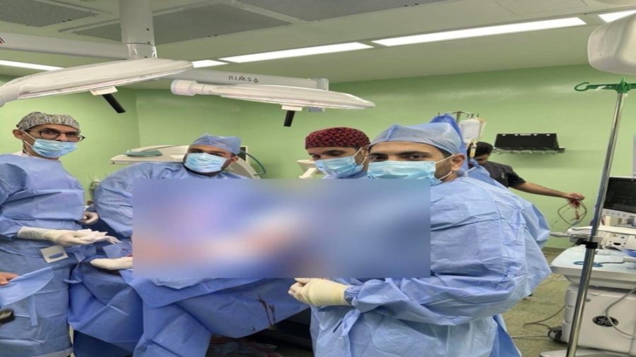 مستشفيات البشير تعيد توصيل ذراع مبتورة لطفلة تبلغ 14 عاماً
