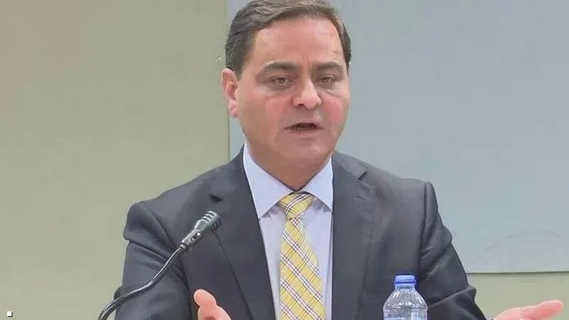 قال انه ابن السلطة الوطنية الفلسطينية.. الاقتصادي الفلسطيني سمير حليلة يكشف تفاصيل ترشيحه لإدارة القطاع