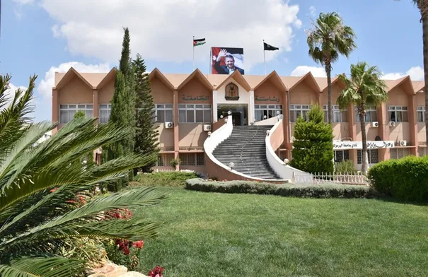 جامعة اليرموك: سيبقى الأردنيون سيفا هاشميا في الدفاع عن حدود وثرى وطنهم الطهور