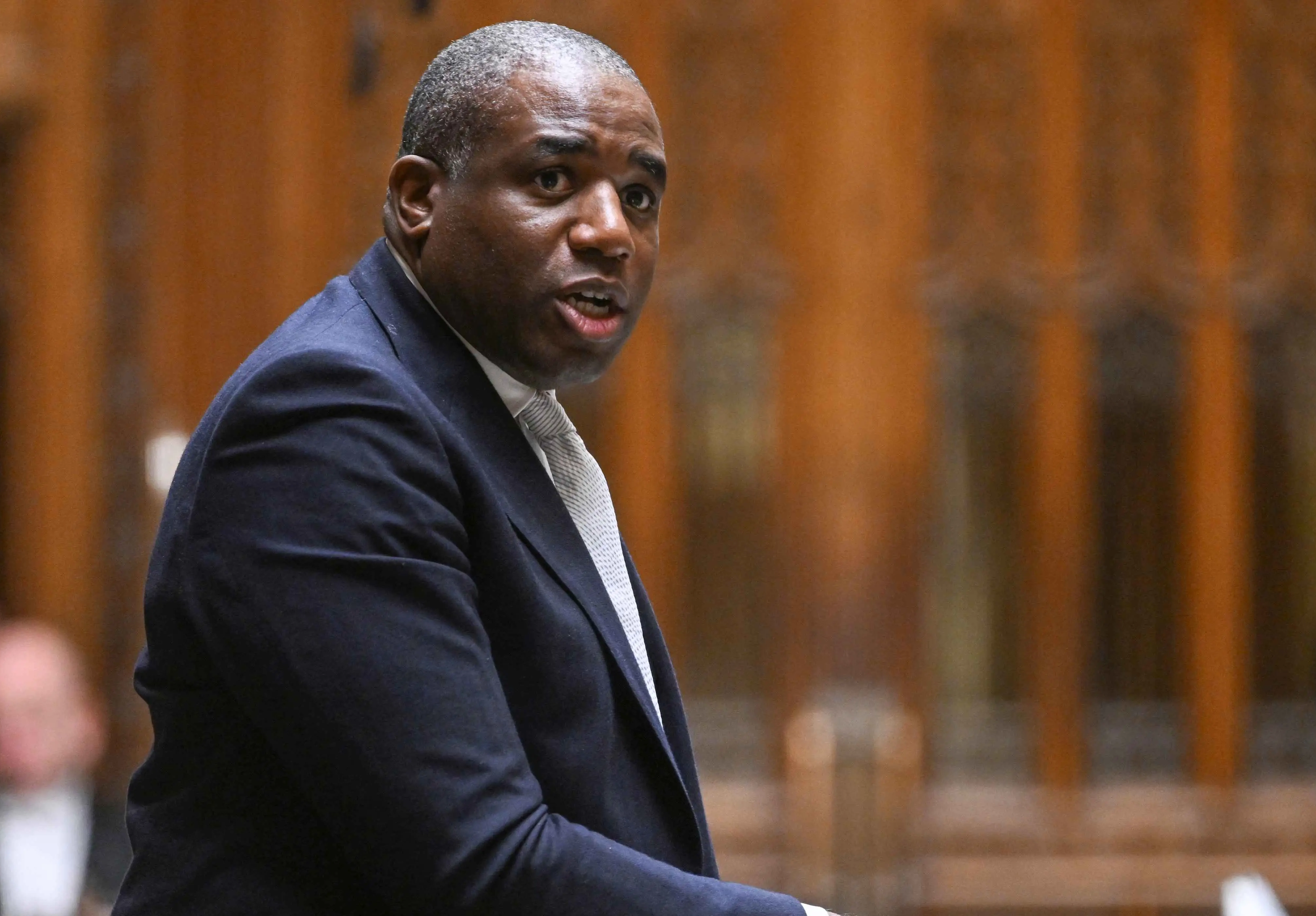 وزير الخارجية البريطاني يدعو لإيصال المساعدات الإنسانية إلى الفاشر شمالي دارفور