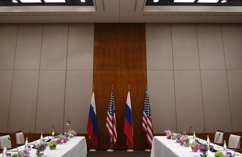 مصدر روسي: قمة ألاسكا ستبحث مسألة العقوبات و قد تمهّد لاستئناف العمل الدبلوماسي بين موسكو وواشنطن