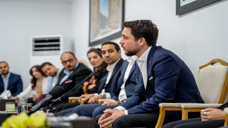 ولي العهد الأمير الحسين يعلن عودة خدمة العلم