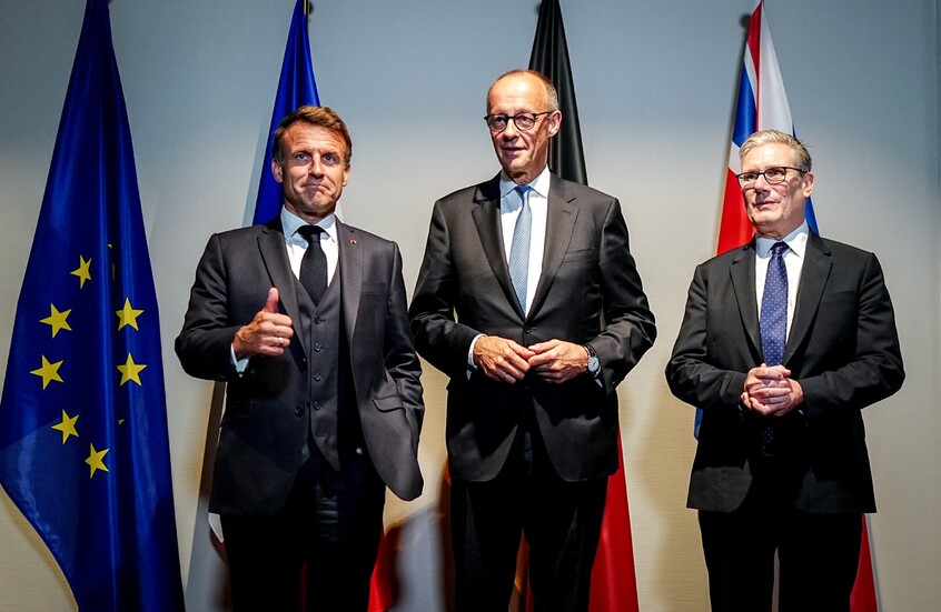 قادة أوروبيون يعتزمون اتخاذ قرار مشترك اليوم الأحد لحضور لقاء ترامب وزيلينسكي في واشنطن