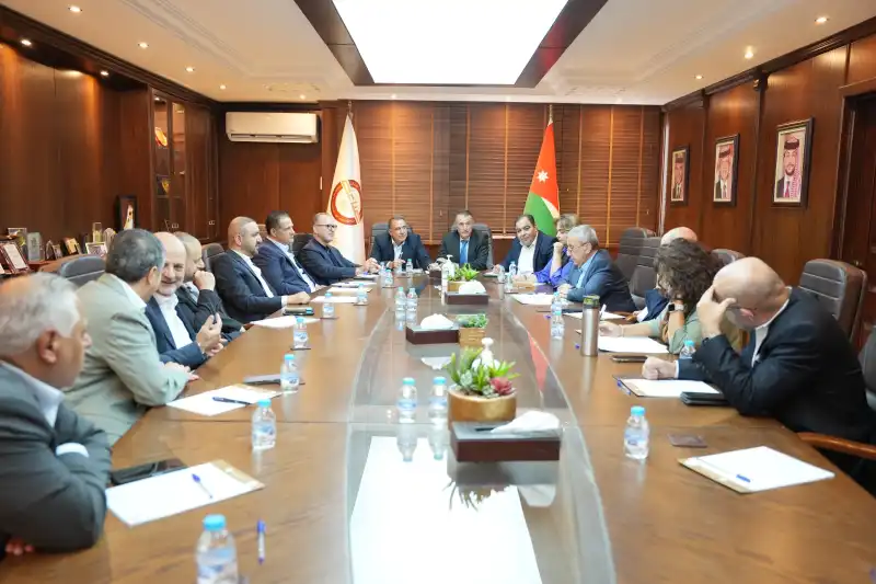 صناعة عمان تعقد جلسة حول التحكيم المؤسسي