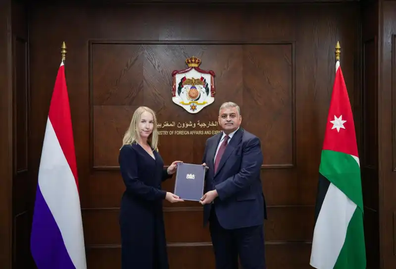 أمين عام وزارة الخارجية يتسلم أوراق اعتماد سفيرة هولندا لدى الأردن
