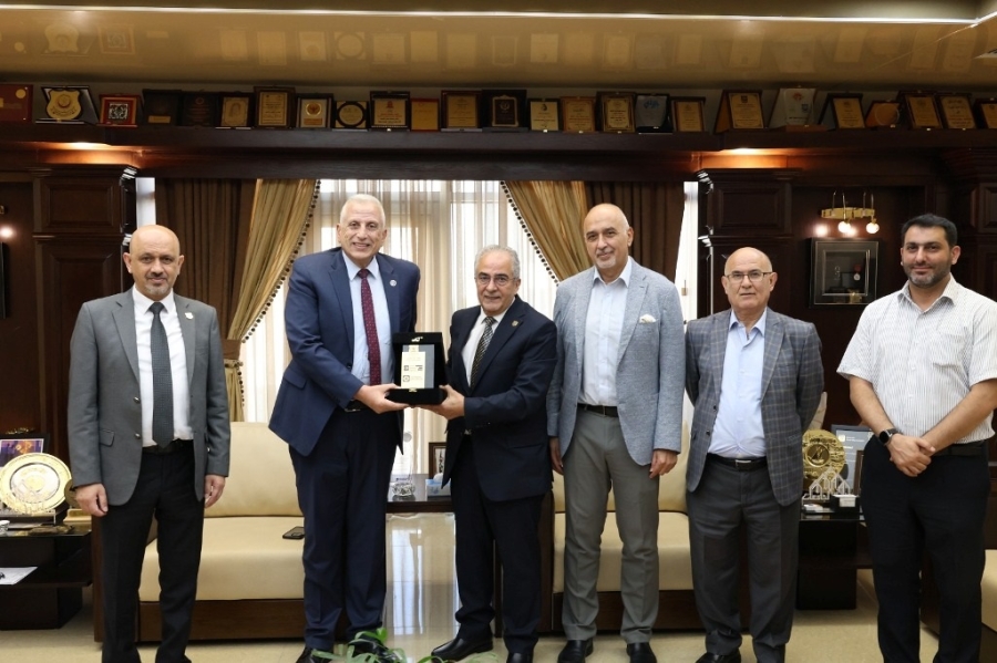عمّان الأهلية تستقبل رئيس لجنة قطاع العلاج الطبيعي بالمجلس الأعلى للجامعات المصرية