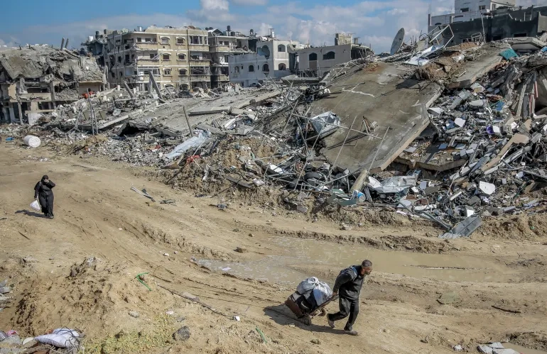 مخططات استيطانية تهدد آلاف الفلسطينيين في القدس والخليل