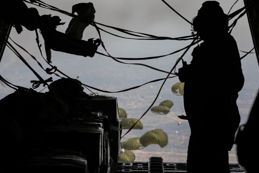 بالتعاون مع دول صديقة وشقيقة…الأردن يواصل إيصال المساعدات إلى غزة عبر إنزالات جوية جديدة