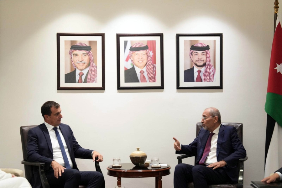 وزير الخارجية يلتقي وكيل الأمين العام لشؤون السلامة والأمن