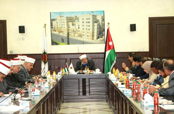 قاضي القضاة يستقبل لجنة التوجيه الوطني والإعلام النيابية