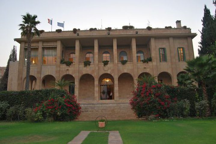 إسرائيل تتجه لاغلاق القنصلية الفرنسية في القدس