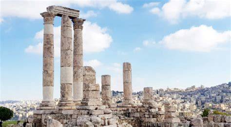 الأرصاد: أجواء صيفية معتدلة وحارة في بعض المناطق وتحذيرات من الضباب والغبار