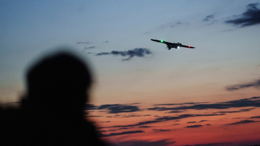 مسيرات أوكرانية تشعل حريقا بمصفاة نفط وسطح مستشفى بجنوب غربي روسيا