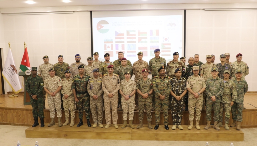 زيارة الملحقين العسكريين المعتمدين لمركز الملك عبدالله الثاني لتدريب العمليات الخاصة (KASOTC)(صور)