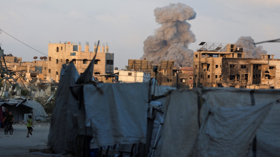 10 شهداء بقصف إسرائيلي على غزة وخان يونس بينهم منتظرون مساعدات