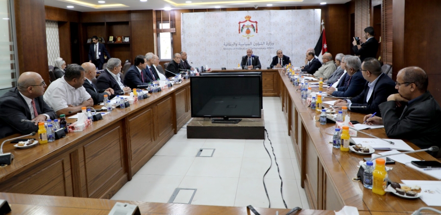 وزير الشؤون السياسية يؤكد أهمية النقابات العمالية في مسيرة التحديث