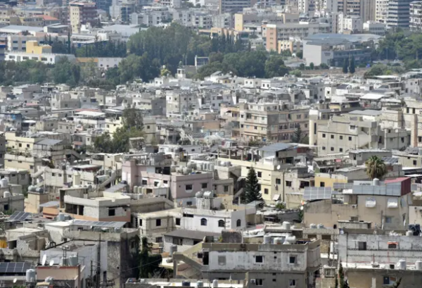 لبنان يباشر استلام السلاح من المخيمات الفلسطينية في خطوة لتعزيز الأمن