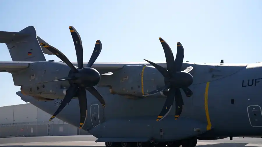 بالصور...القوات المسلحة الأردنية تنفذ الجمعة عملية إنزال جوي إلى غزة