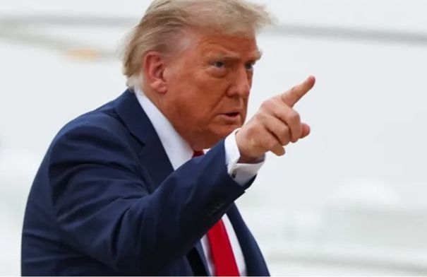 ترامب: الجمع بين بوتين وزيلينسكي بالغ الصعوبة