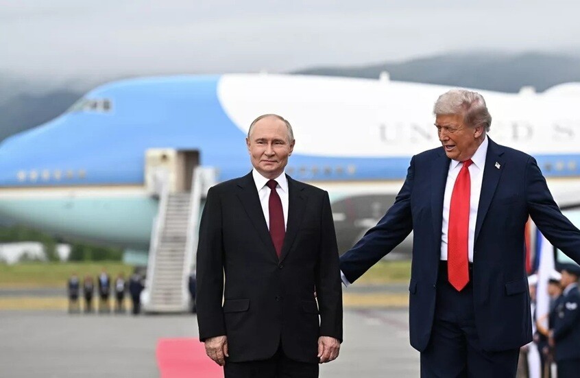 بوتين: لقائي مع ترامب في ألاسكا كان غنيا وصريحا