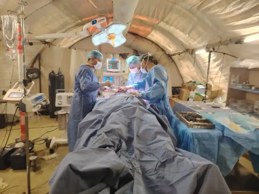 المستشفى الميداني الأردني جنوب غزة7 يجري عملية جراحية نوعية