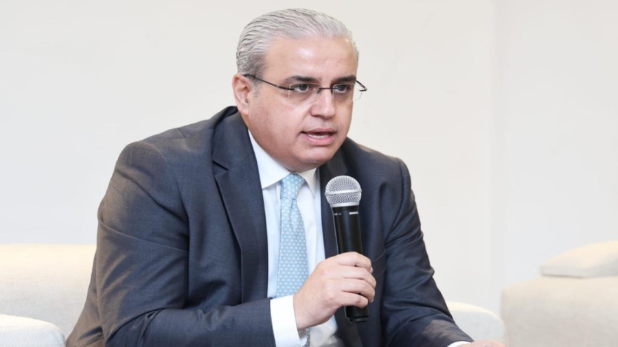 وزير الصحة يؤكد: المواطن أولاً في سياسات وخطط الوزارة