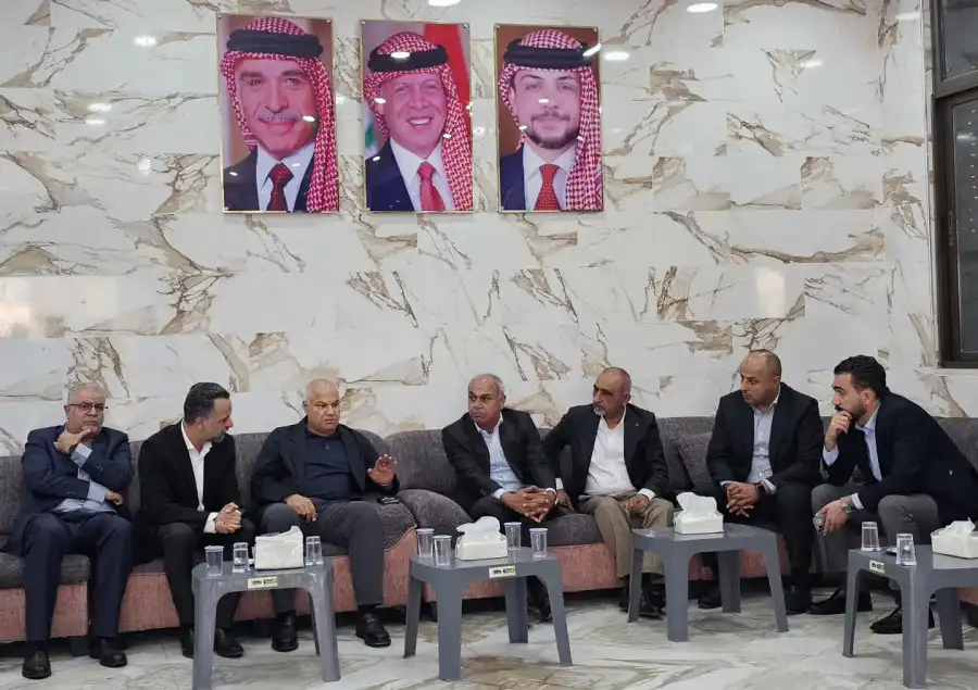 وزير العمل يعزي عشيرة القطيفان الخلايلة