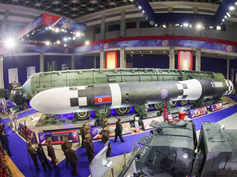 كوريا الشمالية تختبر صاروخين جديدين للدفاع الجوي