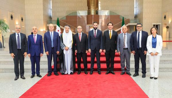 بالصور...وفد أردني عربي يلتقي الرئيس السوري أحمد الشرع في العاصمة دمشق