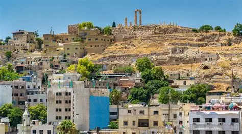 الأرصاد الجوية.. طقس حار نسبيا الأحد وتحذيرات من الرياح في البادية