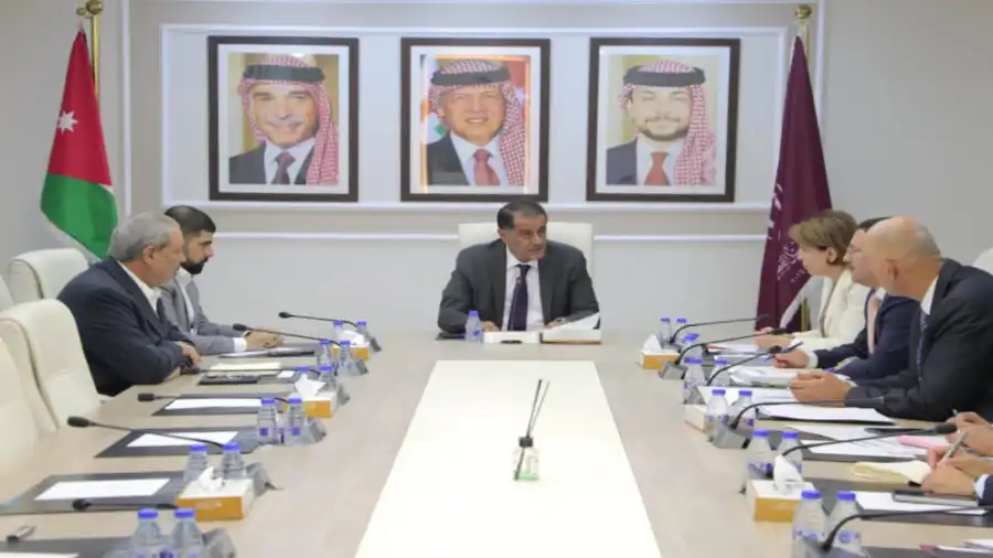 هيئة الخدمة: عقود شراء الخدمات لا تضمن حقوقاً وظيفية دائمة