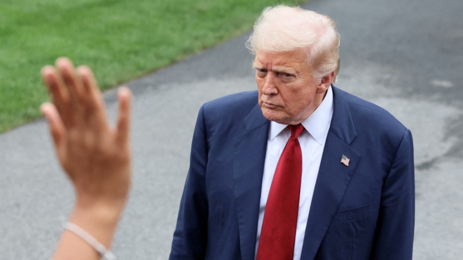 ترامب غاضب من الضربة الإسرائيلية التي استشهد فيها 5 صحفيين بغزة