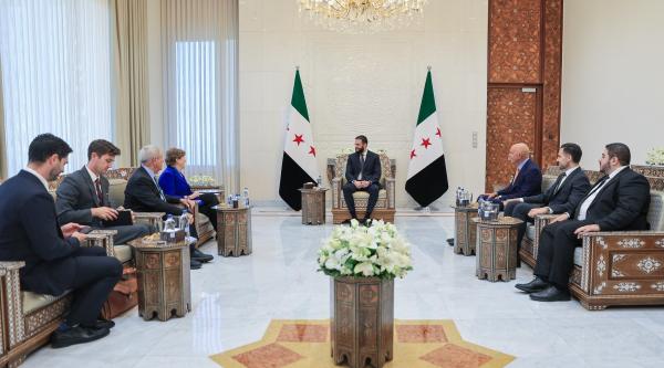 الرئيس السوري  يبحث مع وفد أمريكي مستجدات الأوضاع في سوريا والمنطقة