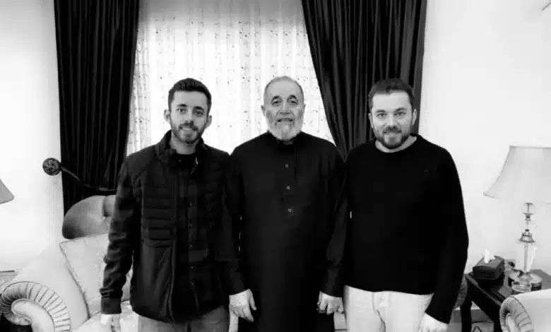 نجل المغدور أبو سويلم ينعى والده وشقيقه.. رحلا وهما يودعان ضيفهما على باب منزلنا