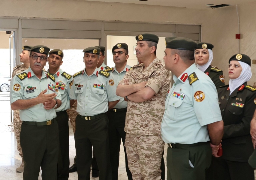 مدير الخدمات الطبية الملكية يتفقد المنصة والعيادة الإلكترونية والمكتب الدولي