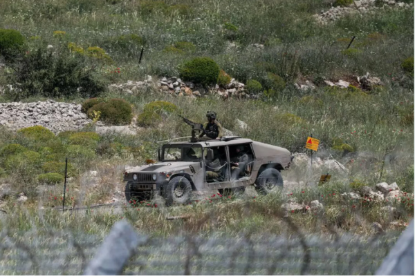 الاحتلال يعتقل شابين بعد توغله في جنوب سوريا