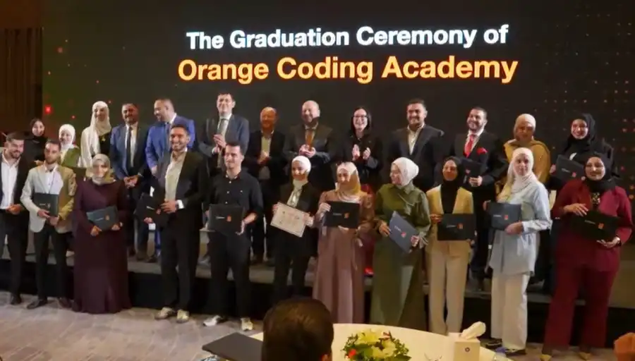بالفيديو...أورنج تحتفل بتخريج الفوج الأخير من أكاديمية البرمجة في العقبة