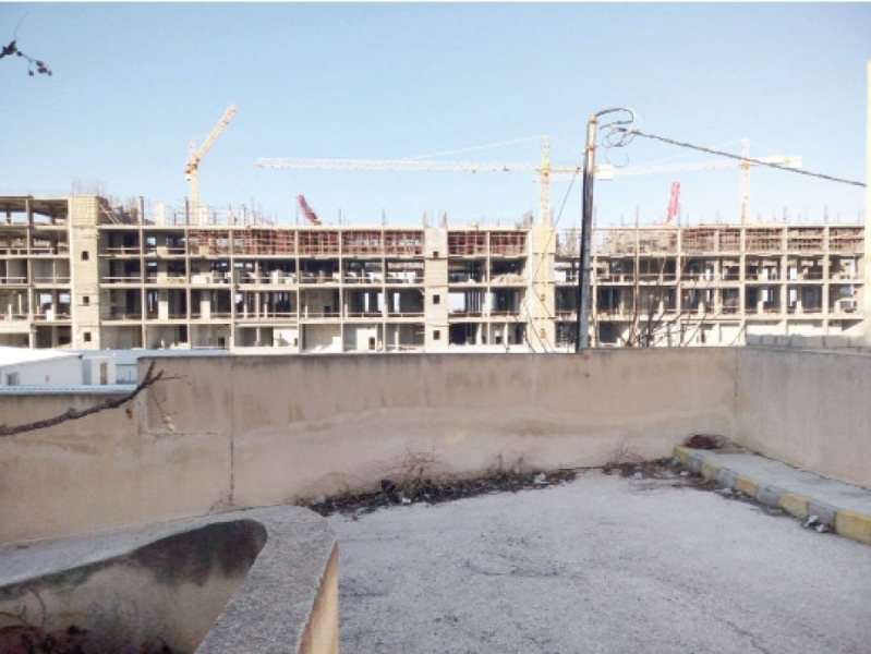 وزير الإدارة المحلية يتفقد مستشفى الأميرة بسمة الجديد ويطلع على سير العمل في تجهيزاته