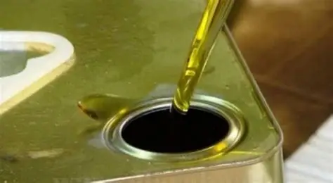 ضبط شحنة زيت مغشوش بالكرك.. والتاجر يلوذ بالفرار تاركًا مركبته خلفه