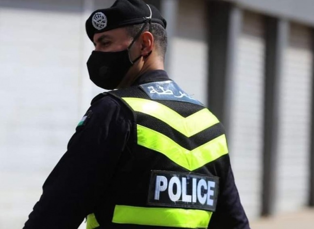 ادارة السير تضبط حدث يقود مركبة برفقة 5 طلاب في عمان