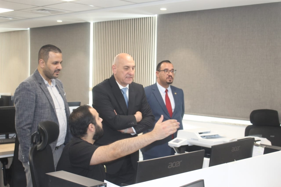 جولة تفقدية لأمين عام الصحة لمركز صحي السلط الشامل