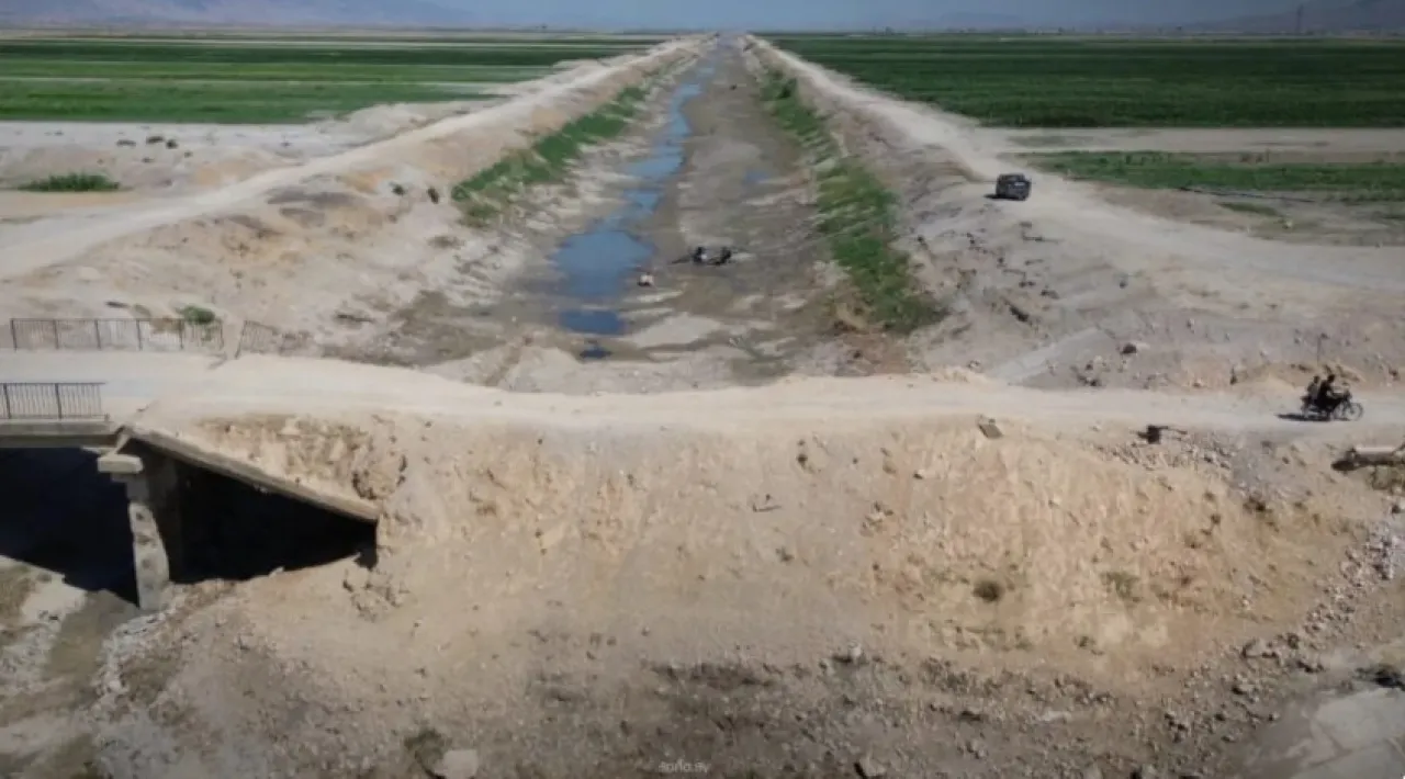 تراجع منسوب نهر العاصي يشكّل خطرًا على الأمن الغذائي في سورية