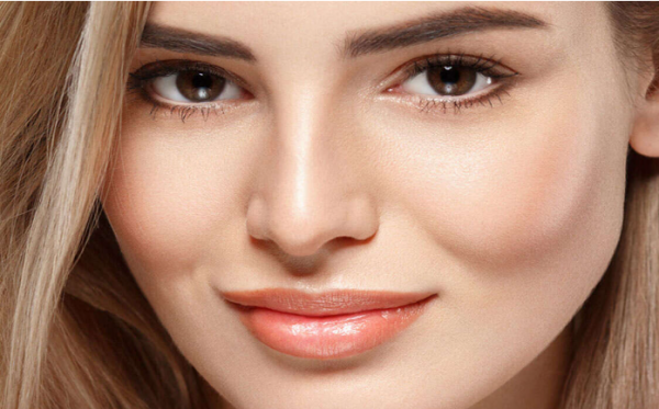 لخدود ممتلئة ووجه أكثر نضارة .. إليكِ الحلول الطبيعية