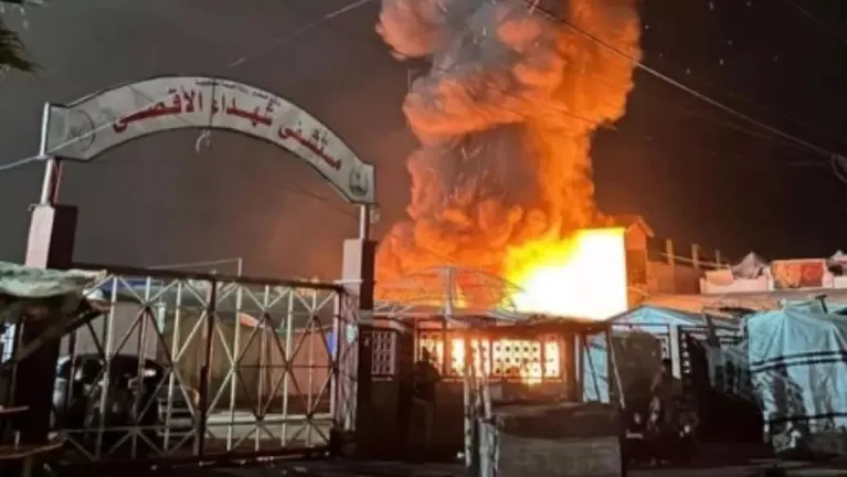 الاحتلال يقصف مستشفى شهداء الأقصى.. ويواصل مجازره في غزة