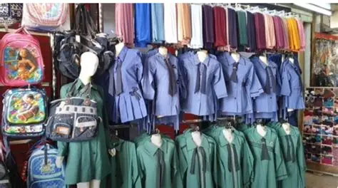 الأردن .. ارتفاع الإقبال على الزي المدرسي مع بداية صرف الرواتب