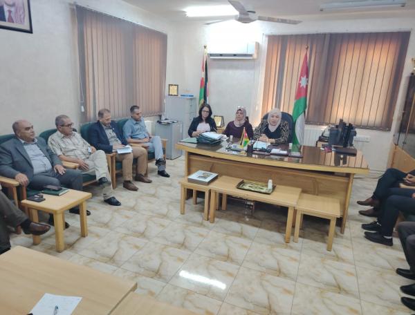 الشطناوي تلتقي رؤساء الأقسام في تربية بني كنانة