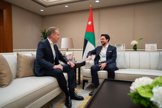 ولي العهد يلتقي رئيس المنتدى الاقتصادي العالمي