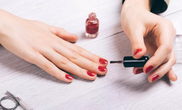 بدائل الجل كلر .. خيارات للحصول على أظافر أنيقة
